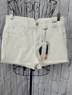 YMI Luxe Lift Jade White High Rise Shorts Size 7 Stretch Denim NWT